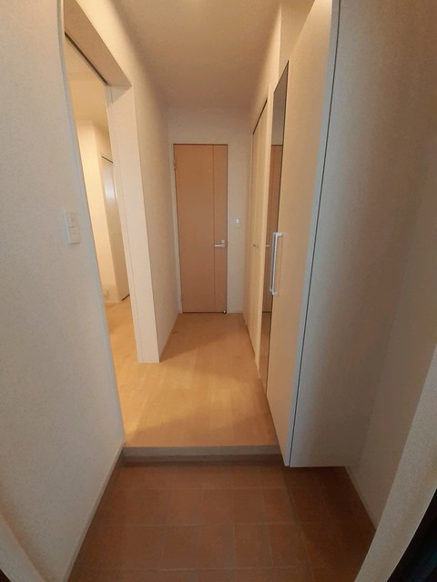 カーサ　ブラーボ　トレ 玄関