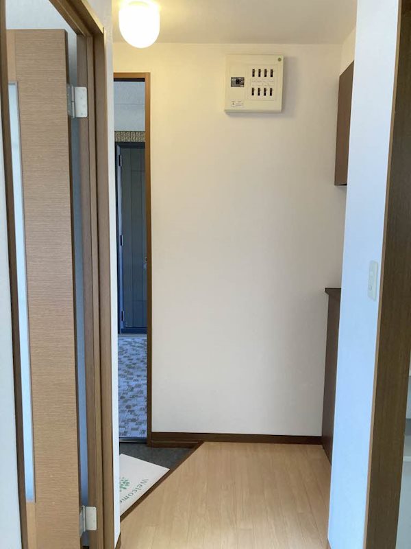 バリュージュ新須賀Ｂ 玄関