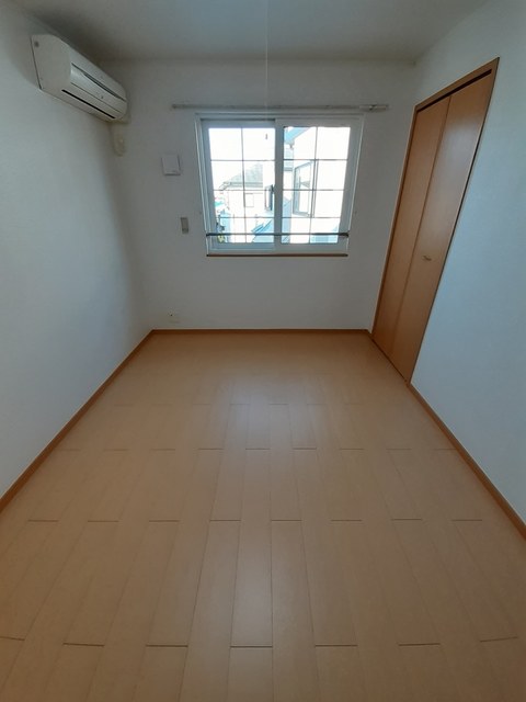 リラ その他5