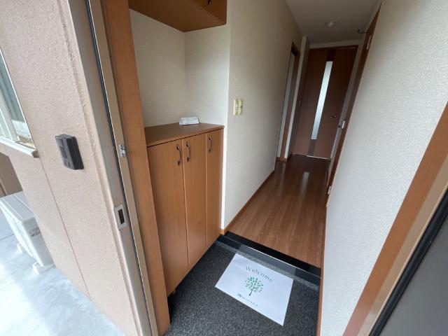 エスタージ・ヒルズ　２番館 玄関