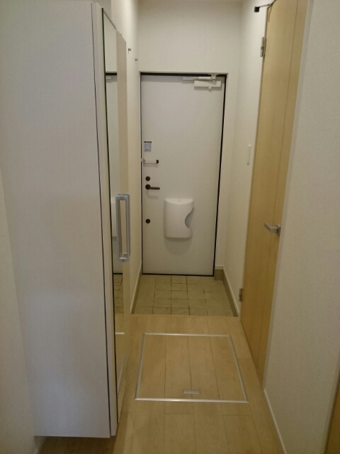 シャトレー 玄関