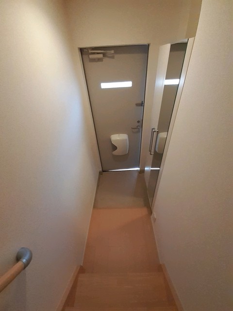 フローラ 玄関