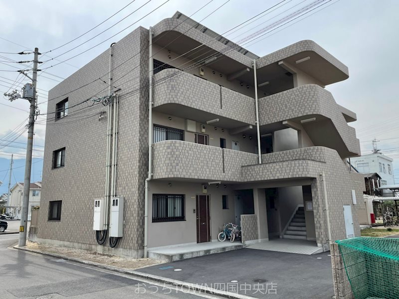 メゾンヴィサージュ３ 203号室 外観