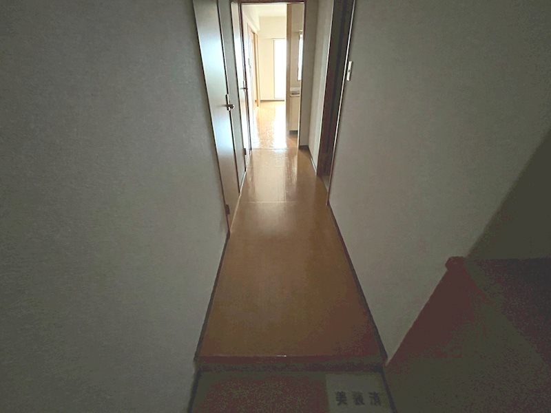 ZEROビル 玄関