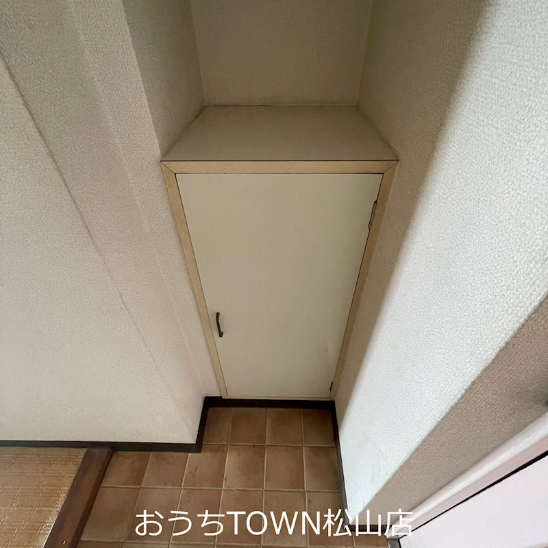 細川ビル 玄関