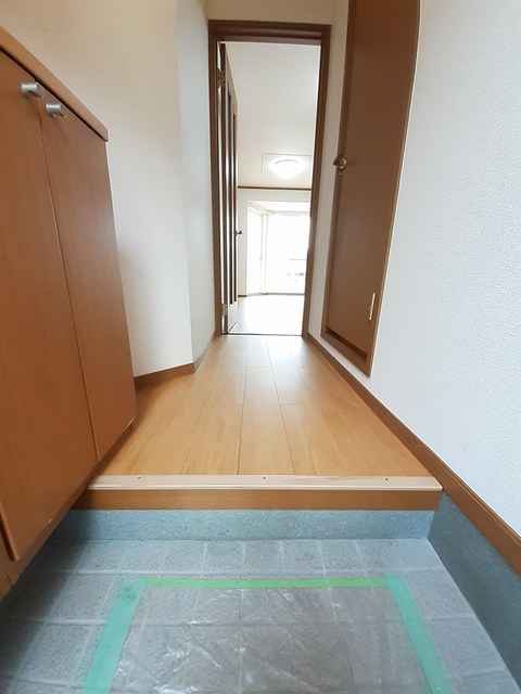 ラルジュ余戸　Ｃ 玄関