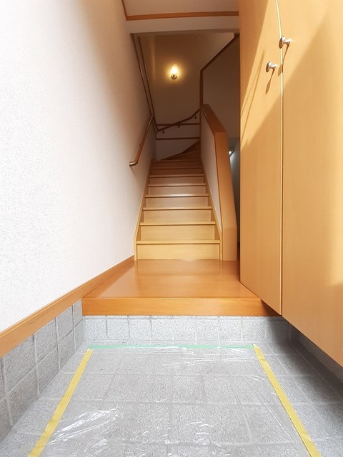アルモニーハイツ 玄関