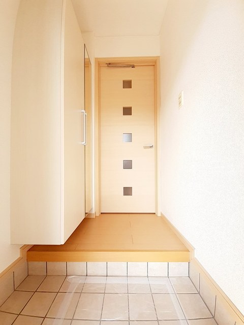 エルヴェ・クレール 玄関