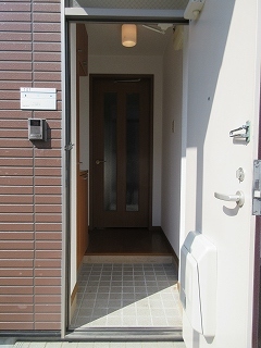 クラベールハウス 玄関