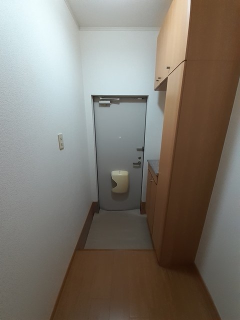 カステーロ・ヴェルデＢ 玄関