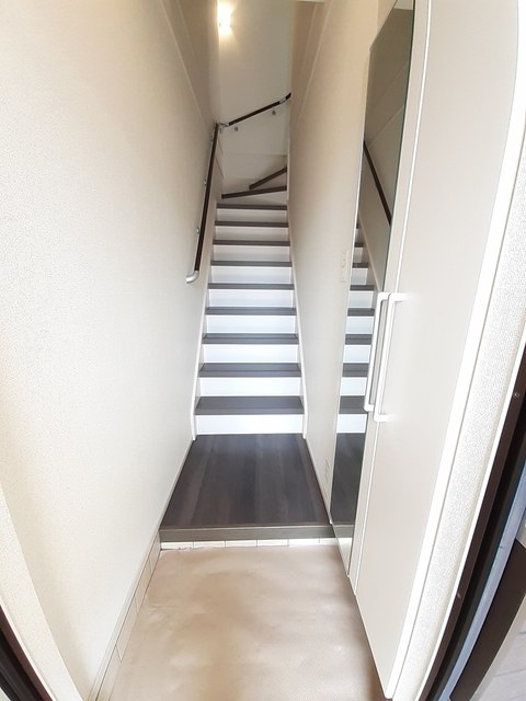 フレミールヴァン　Ｃ 玄関