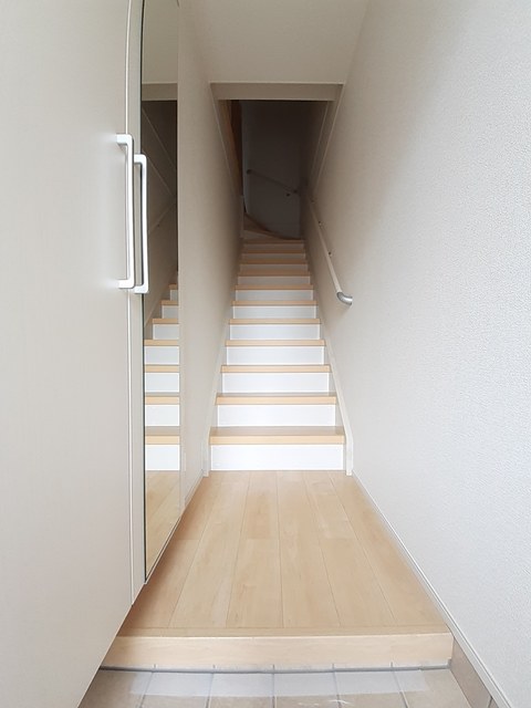 シームリーハウス南斎院 玄関