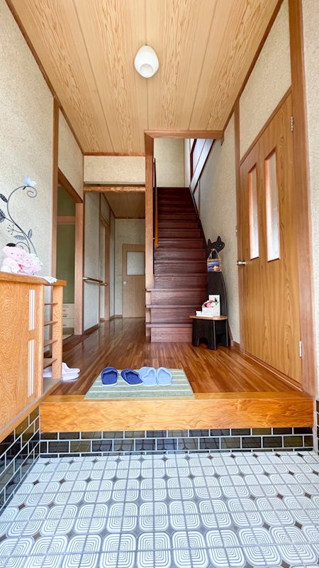 八幡1丁目19-32貸家 玄関