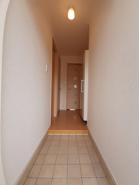 ジェルメ・椿 玄関