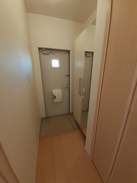 ジュネス・ＳＯＧＯ　Ｃ 玄関
