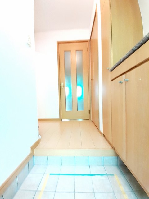 ウエスト　エアリーＡ 玄関