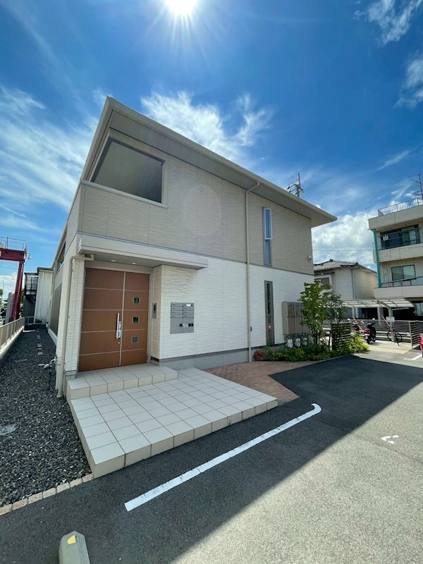 シャーメゾンルシエール 201号室 外観