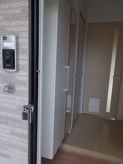 サーベル・ワン 玄関