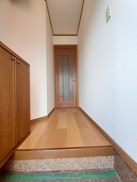 シュピーレン空港通Ｂ 玄関