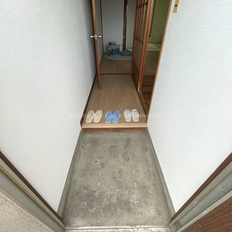 コーポウエスト 玄関