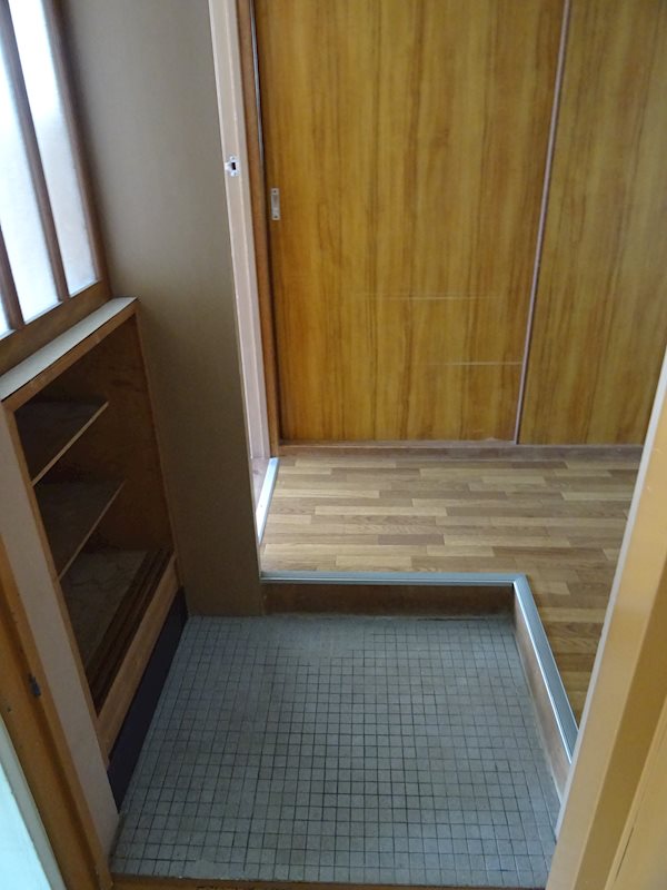 小田第３ビル 玄関