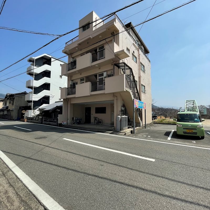 山岡ビル 302号室 外観