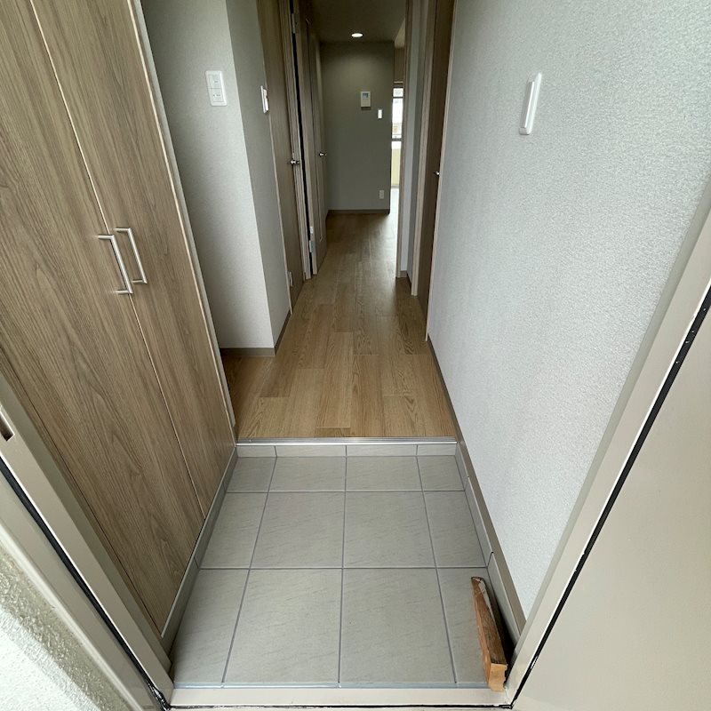 太陽山越ビル  玄関