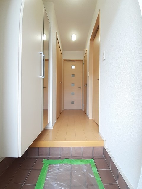 モンテ・グリシーヌ 玄関
