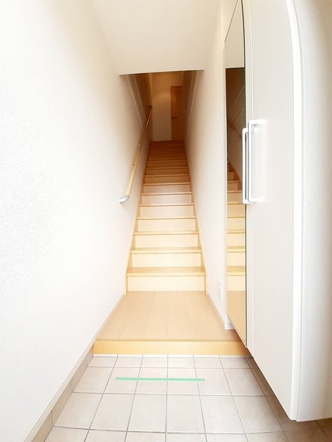 メゾン　アガパンサス 玄関