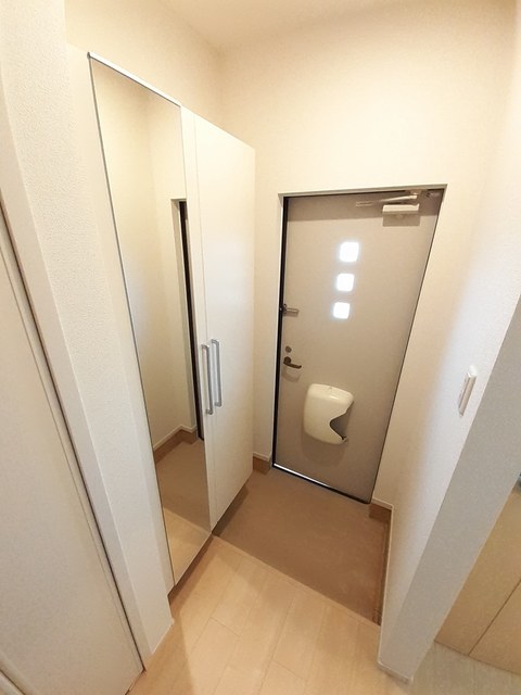 メゾン・ド・ジュリ　Ｂ 玄関