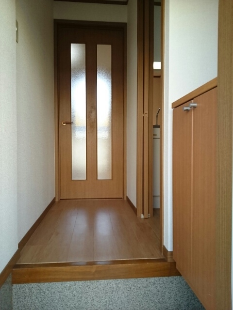 アヴェニュー・馬越 玄関
