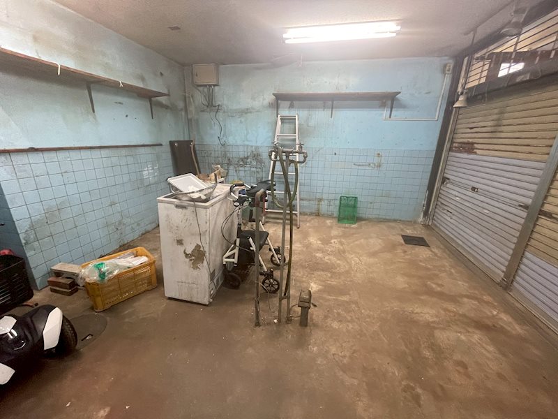 岡山ビル　テナント リビング