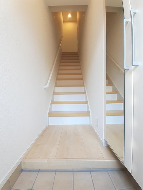 シャンパーニュ・アベニュー　Ｆ 玄関