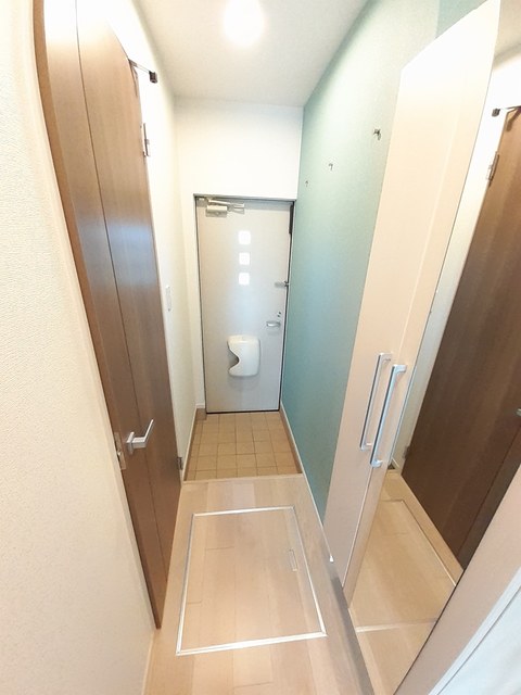 ラビアンローズ 玄関