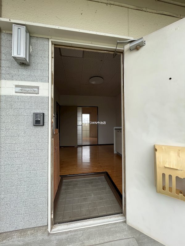 平木ハイツ 玄関