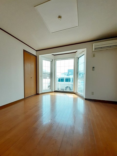 クレストールかたやま リビング