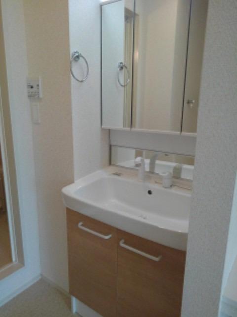 ミニョン　ノンブリル川之江Ａ その他1