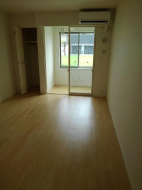 ミニョン　ノンブリル川之江Ａ リビング