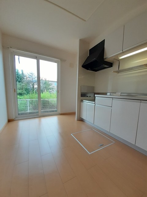 ガーデン西垣生 リビング