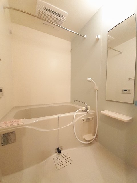 ガーデン西垣生 風呂画像