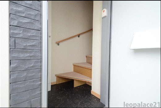 レオネクストハッピー 玄関