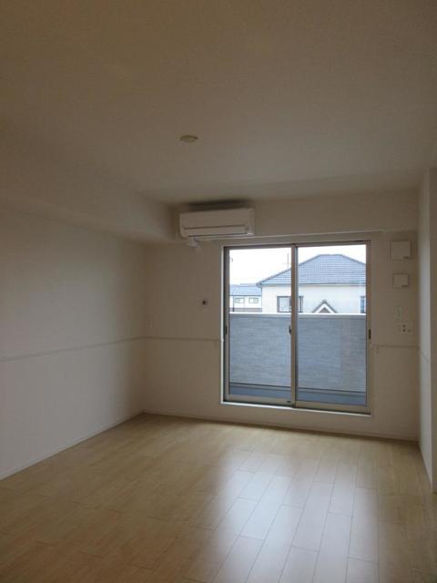 ライズコート枝松 リビング