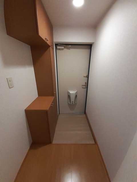 ビサイド・スリー 玄関