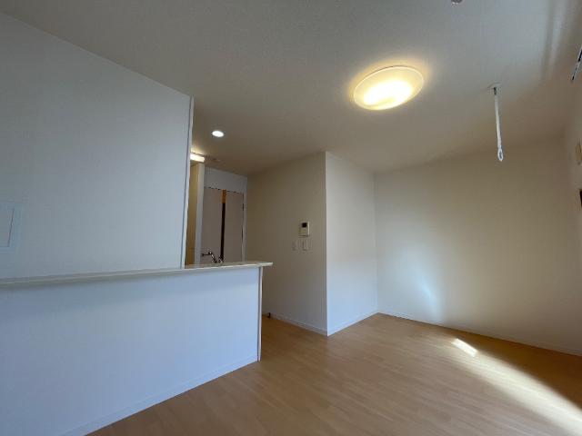 グランチェスタ鷹子 リビング