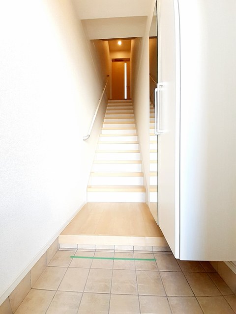 グランディール本町Ａ 玄関