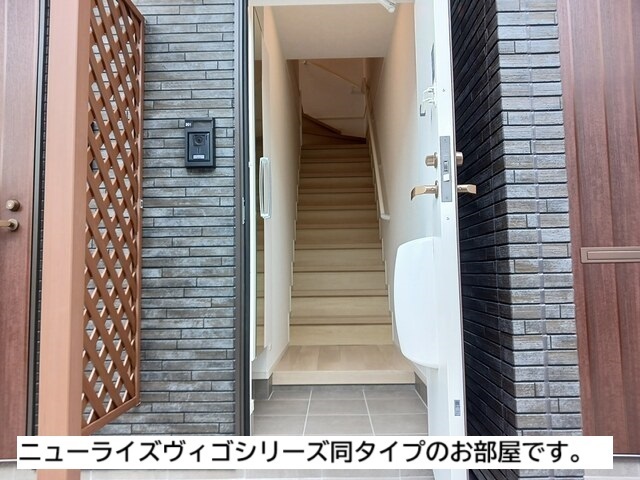 寒川町アパート 玄関