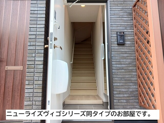 寒川町アパート 玄関