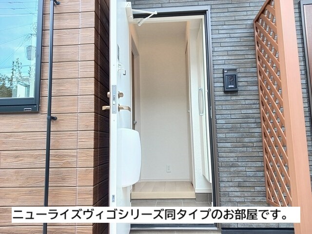 寒川町アパート 玄関