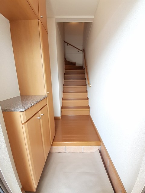 カステーロ・ヴェルデＢ 玄関