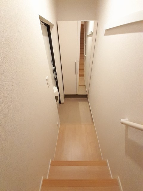 ミニョン　ノンブリル川之江Ａ 玄関